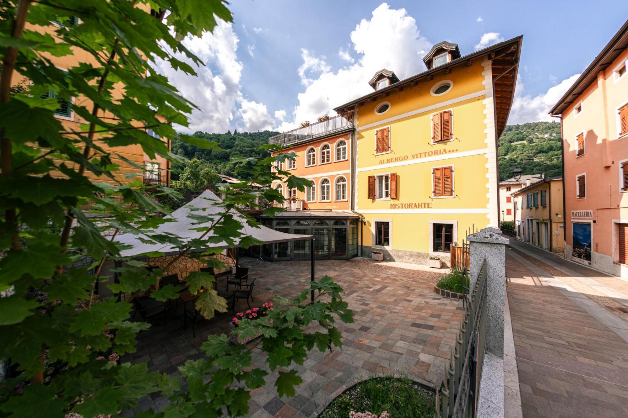 Hotel Vittoria Roncegno Экстерьер фото